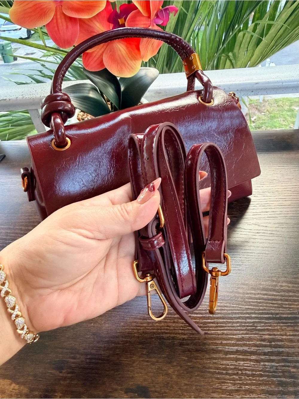 Elegant Burgundy Women’s Top Handle Bag with Adjustable Strap